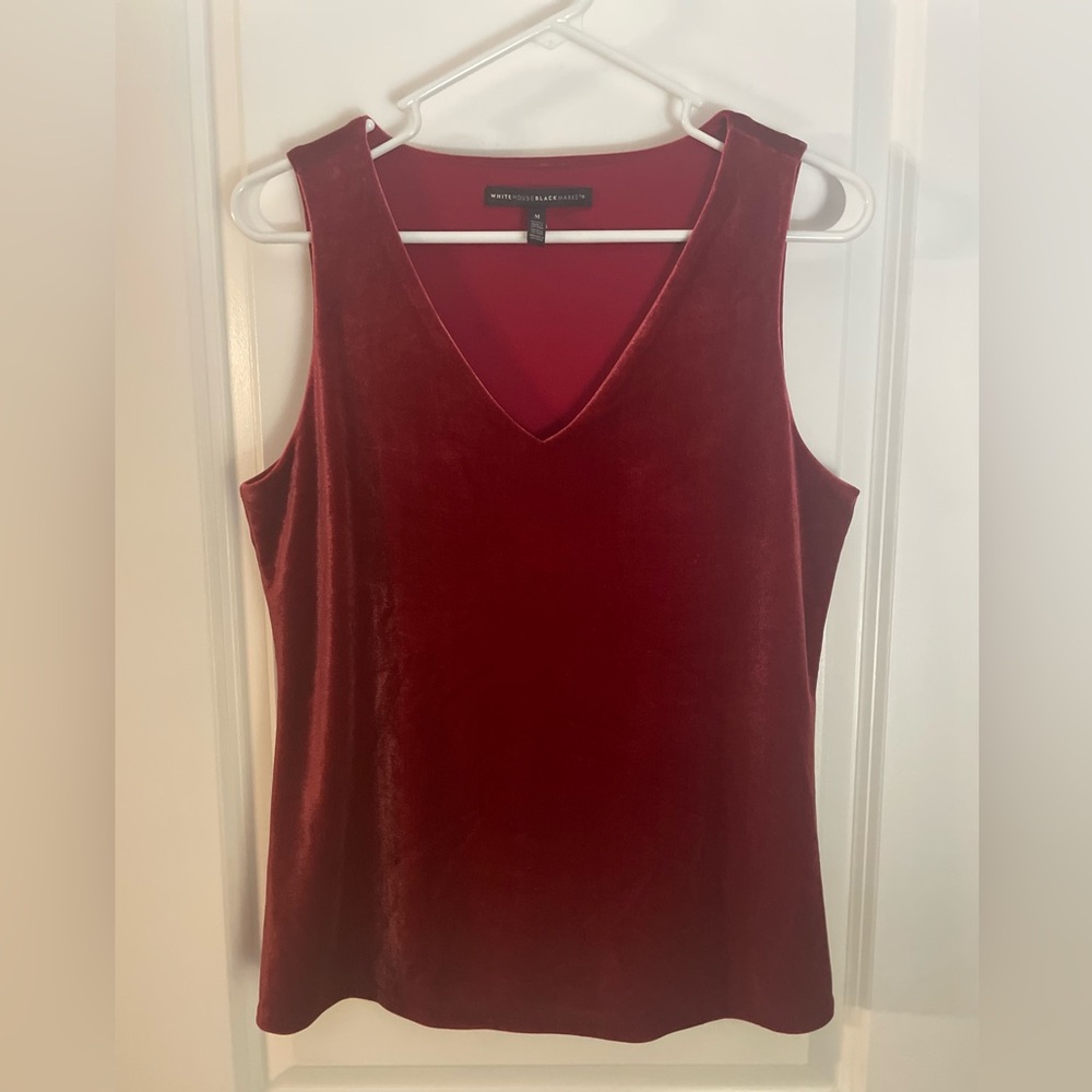 White House Black Market women’s top. Size medium. Great condition.